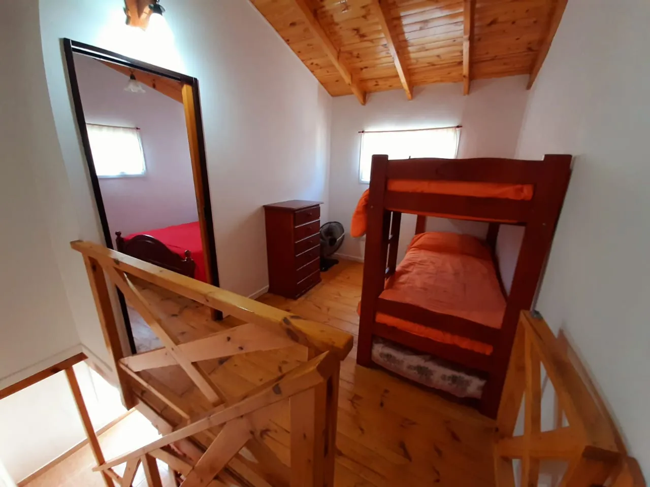 Habitación con camas individuales de Complejo Luan en Balneario Reta