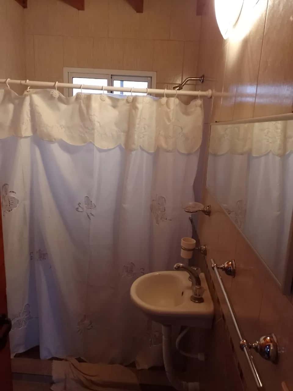 Baño completo de Cabañas Mabi en Balneario Reta