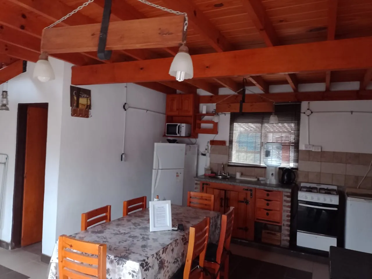 Cocina comedor de Cabañas Mabi en Balneario Reta