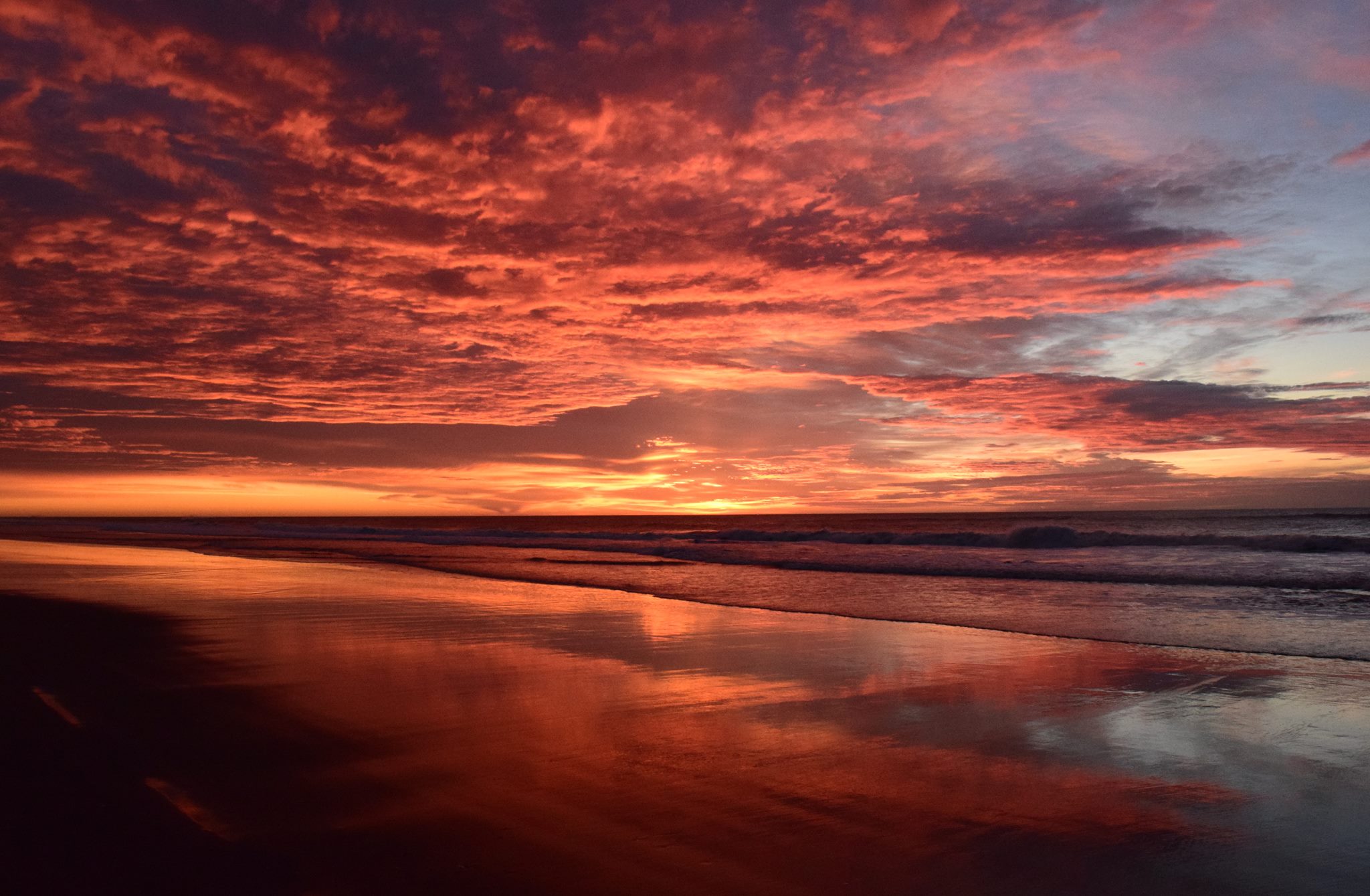 Cielo Encendido al Amanecer en Balneario Reta