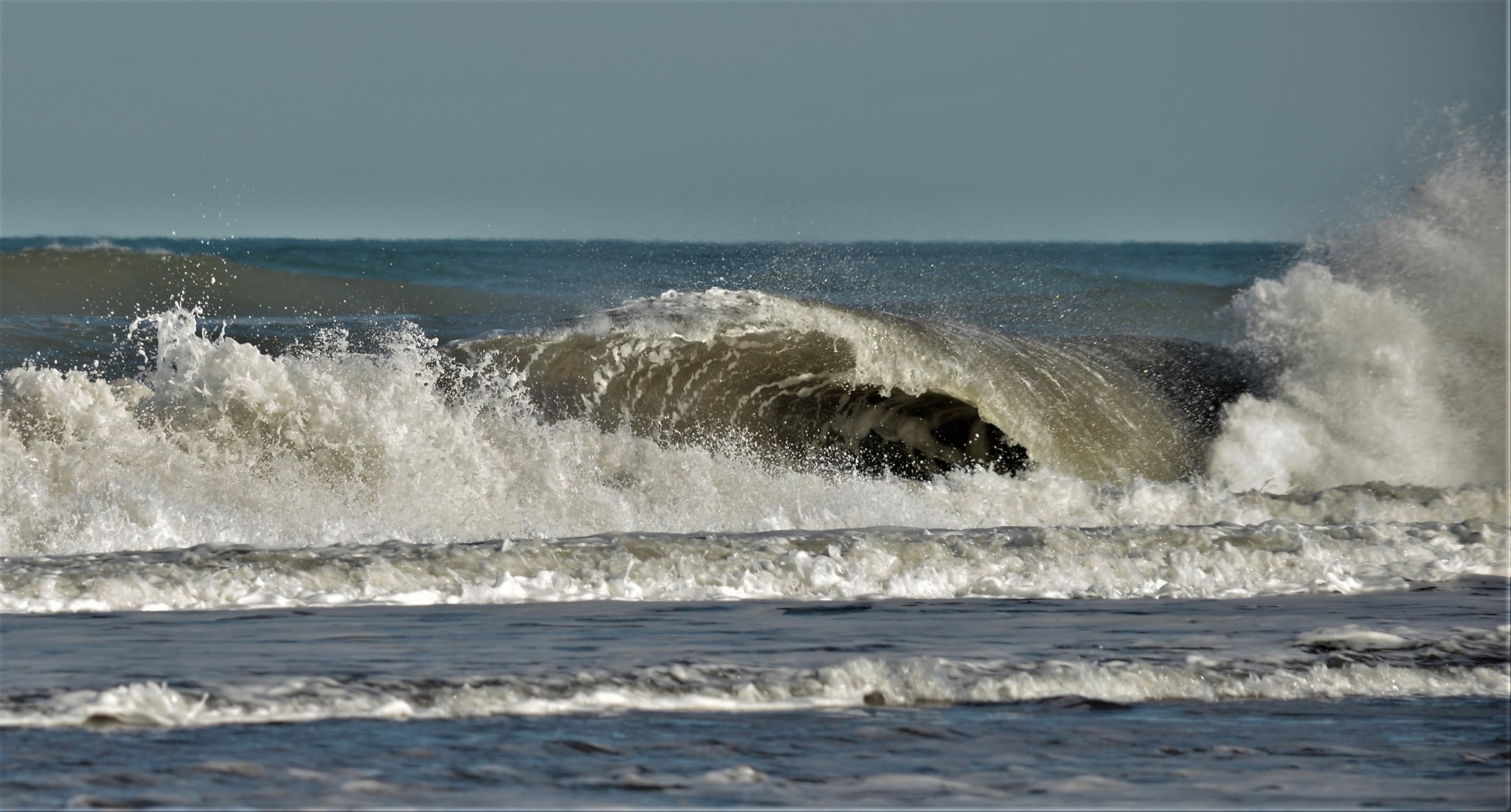 Olas del Océano Atlántico en la Costa de Reta